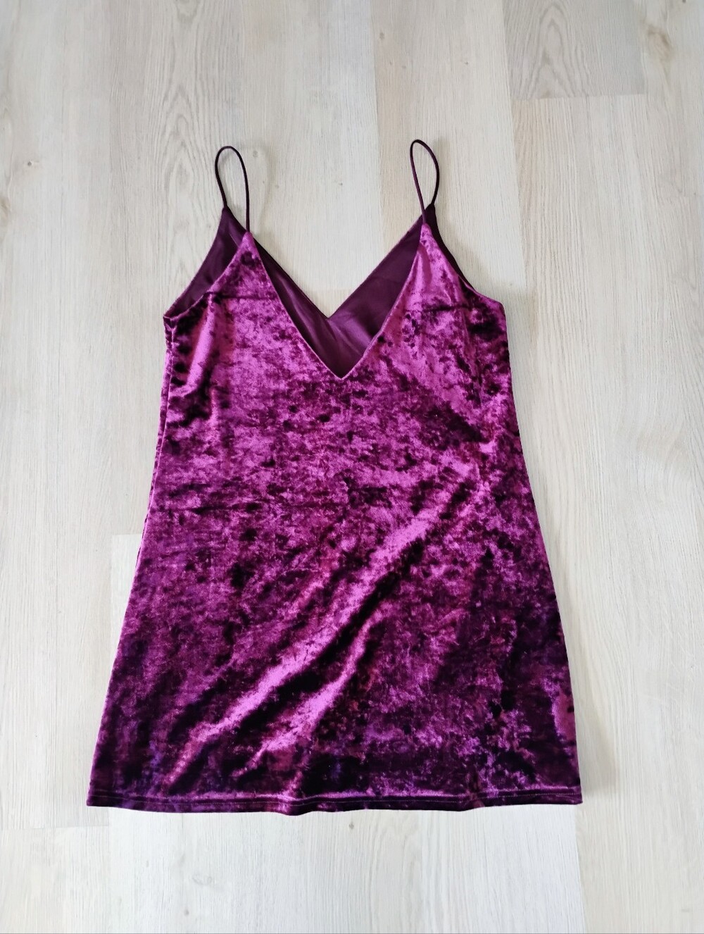 Kendall & Kylie Velvet Mini Dress in Plum - Picture 3 of 4